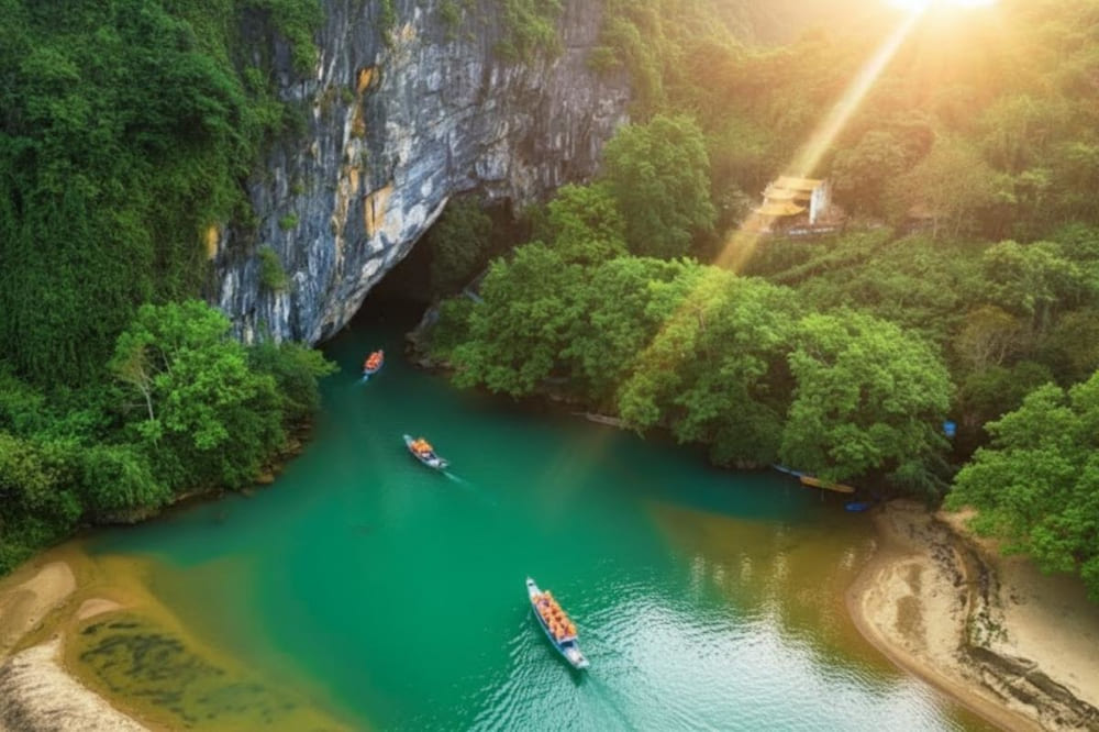 Kh&aacute;m ph&aacute; thi&ecirc;n nhi&ecirc;n kỳ b&iacute; tại Phong Nha - Kẻ B&agrave;ng